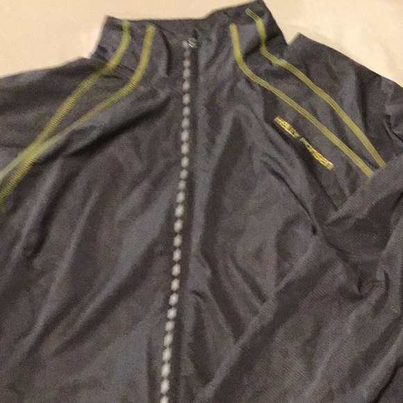 Helly Hansen running jacket. - Picture 4 of 8